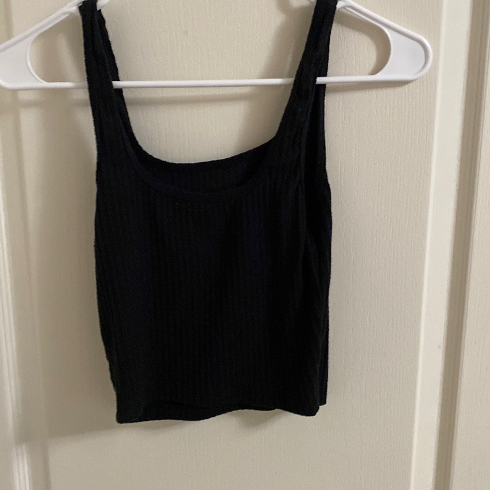 Black crop tank